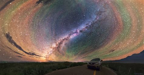 APOD: 2018 March 6 - Colorful Airglow Bands Surround Milky Way