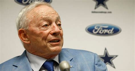 Cowboys owner draws sharp response from NFL players' union