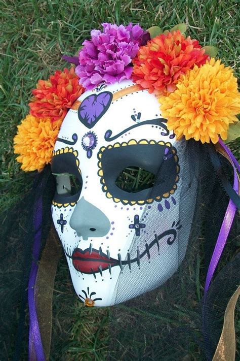 dia de los muertos mask with flowers Halloween Pinata, Halloween News ...