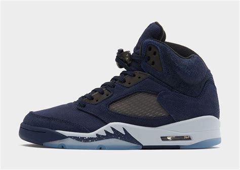 FIRST LOOKS AT THE AIR JORDAN 5 MIDNIGHT NAVY