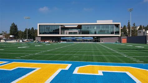 Bruins kick off football training camp in new facilities | UCLA