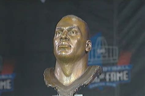 Derrick Thomas' Hall of Fame Bust Graces the Stage - Arrowhead Pride