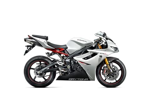 TRIUMPH Daytona 675R specs - 2011, 2012, 2013, 2014, 2015, 2016, 2017, 2018, 2019, 2020, 2021 ...