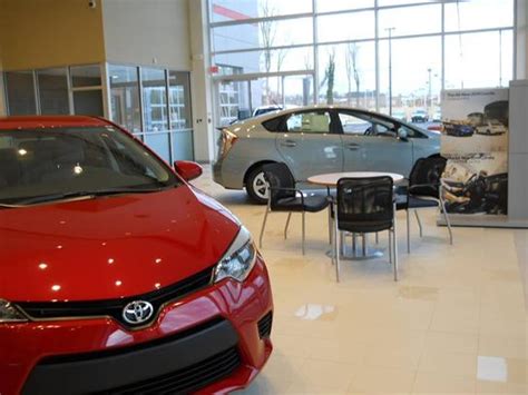 Robinson Toyota car dealership in Jackson, TN 38305 | Kelley Blue Book