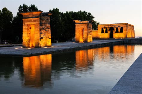 ŚWIĄTYNIA DEBOD I NAJPIĘKNIEJSZY ZACHÓD SŁOŃCA W MADRYCIE - Molino Nauka Języka Hiszpańskiego