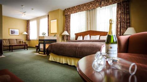 Peterborough Inn & Suites Hotel: 2021 Pictures, Reviews, Prices & Deals ...