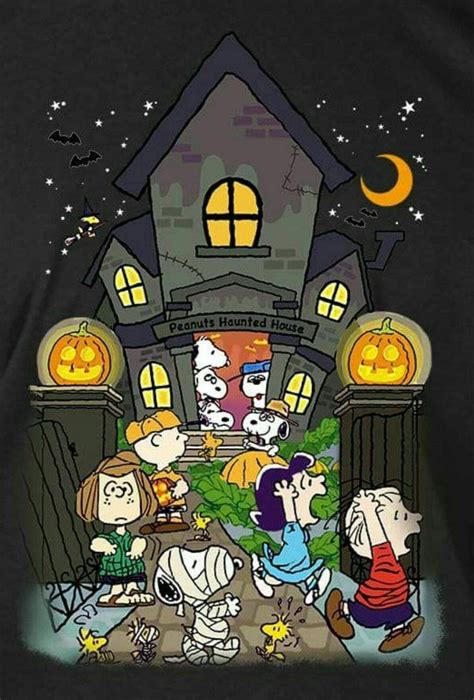 Snoopy 4ever | Snoopy wallpaper, Charlie brown halloween, Snoopy halloween