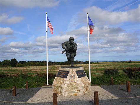 Dick Winters Statue, Sainte Marie Du Mont, Normandy, France : r/ww2