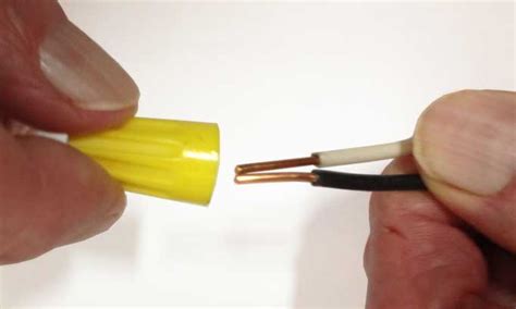 How to twist electric wire together