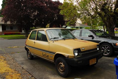 OLD PARKED CARS.: 1978 Renault Le Car.