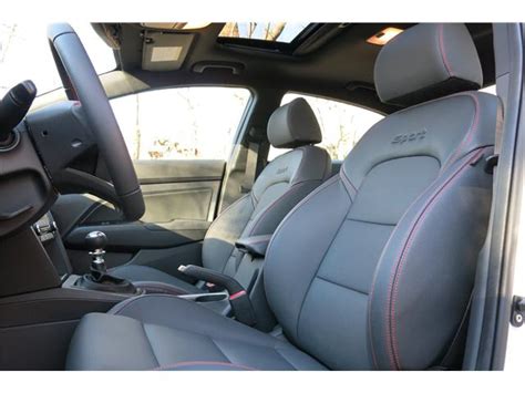 2017 Hyundai Elantra: 86 Interior Photos | U.S. News