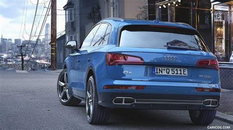 2020 Audi Q5 55 TFSI e quattro Plug-in Hybrid (Color: Turbo Blue) | Rear Three-Quarter