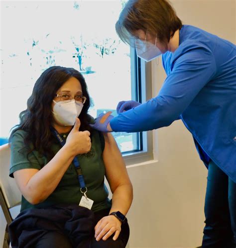 Community Health Center Staff Receive the COVID-19 Vaccine - Virginia ...