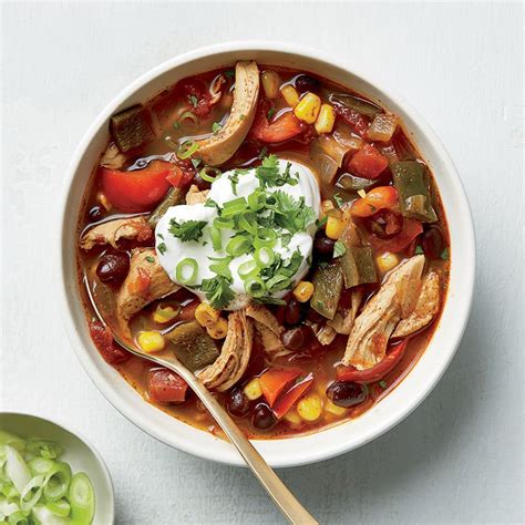 Pulled Chicken Ancho Chili & Black Bean Soup | Healthy Recipes | WW Canada