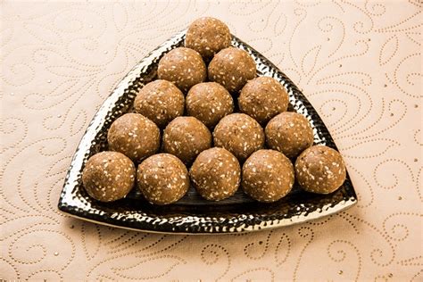 Makar Sankranti Special: How to make Til Ladoo for Sankranti 2017 ...