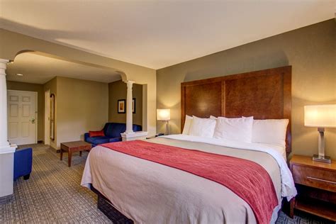 Comfort Inn & Suites North Conway, New Hampshire, US - Reservations.com