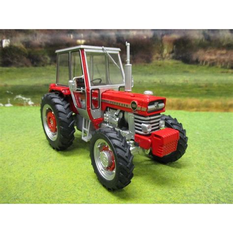 UNIVERSAL HOBBIES 1:32 MASSEY FERGUSON 1080 SUPER RT 4WD TRACTOR 1973 - One32 Farm toys and models