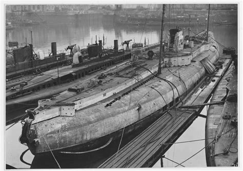 NH 43778 French Submarines at Cherbourg