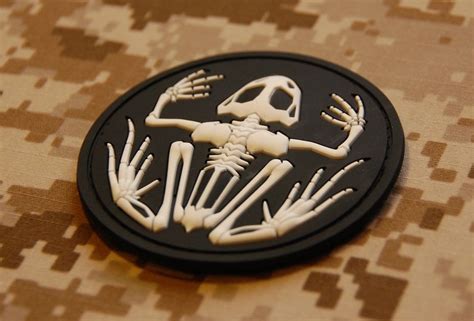 Hunting Tactical & Duty Gear Patches Morton Home Seals Bone Frog Skull ...