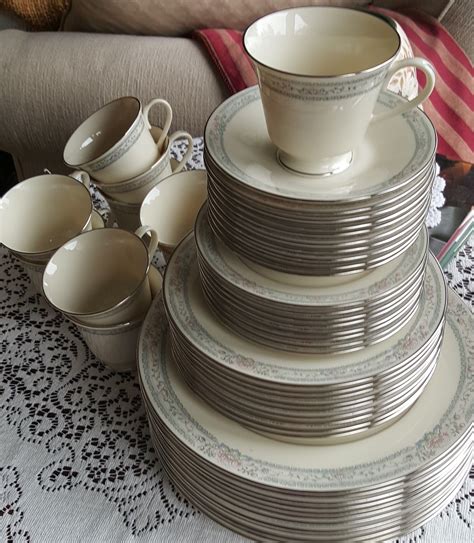 China Set for 8, Lenox Charleston 40 Piece Dinnerware Set Floral Elements Geometric on Cream ...