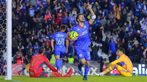 Cruz Azul vence a Tigres y toma el liderato del Clausura 2024 - ESPN