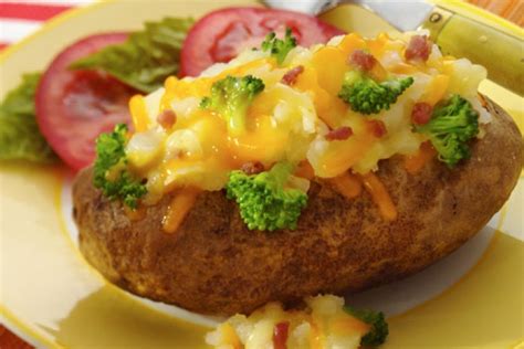 Bodybuilding Broccoli and Cheese Stuffed Baked Potatoes recipe.