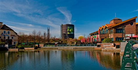 CentrO Oberhausen mit Blick auf Gasometer Foto & Bild | architektur ...