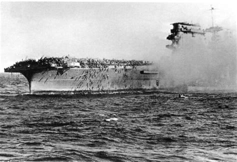 Sailors abandon USS Lexington (CV-2) after being torpedoed and bombed 8 ...