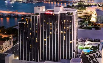 Hilton Miami Downtown - Book exciting Miami destination hotel