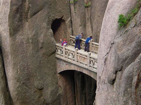 Hiking on Yellow Mountain, Mount Huangshan Hike Photos - Easy Tour China