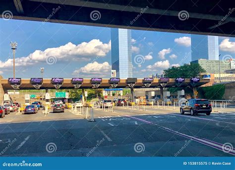 George Washington Bridge Toll Plaza Editorial Image - Image of tollway ...