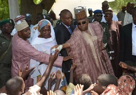 www.ekpoesito.com: Photo: Governor Kashim Shettima of Borno shares ...