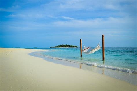 Esto quieroooo | Beach hammock, Maldives, Beach