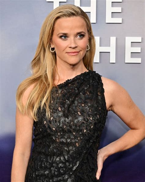 Reese Witherspoon Debuts Bangs Following Split From Jim Toth: Photo ...