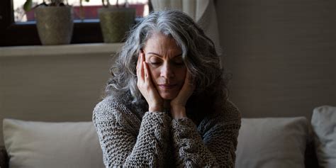 Tips for Addressing Dementia-Related Hallucinations and Delusions ...