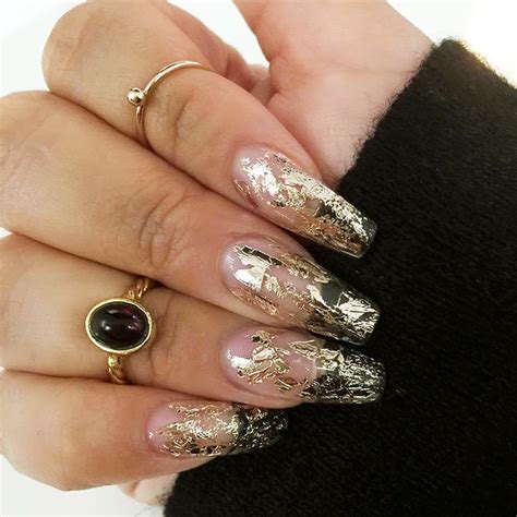 38 Stunning Gold Foil Nail Designs To Make Your Manicure Shine | Foil ...