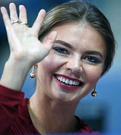 Putin's rumoured lover Alina Kabaeva wears ‘wedding ring’ on outing in ...