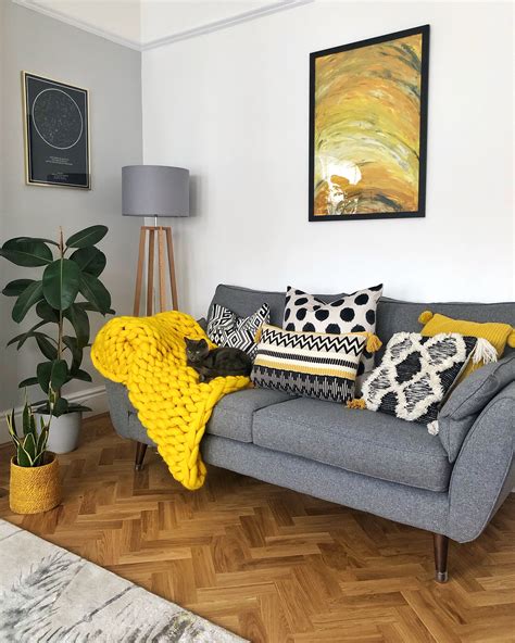 Grey and white living room with yellow and monochrome - pickndecor/home in 2020 | Monochrome ...