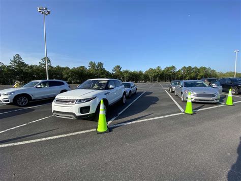 Complete Guide to Parking at Disney World (Cost, Tips, & How it Works)