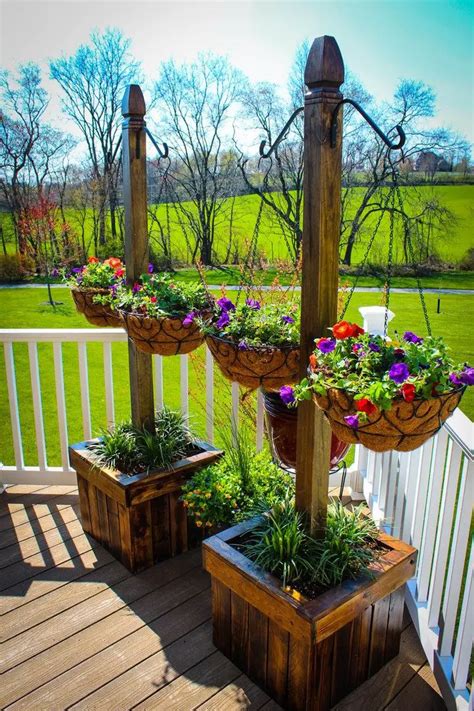 Decorate your patio with pretty flowers in a hanging basket planter! | DIY projects for everyone!