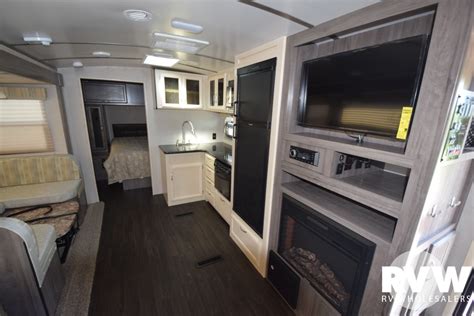 New 2019 Winnebago Minnie Plus 26RBSS Travel Trailer by Winnebago at ...