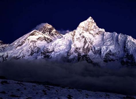 Highest point in the world Mount Everest Image - ID: 11372 - Image Abyss