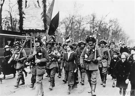 Today in World War I - Returning German Soldiers Parade in Berlin