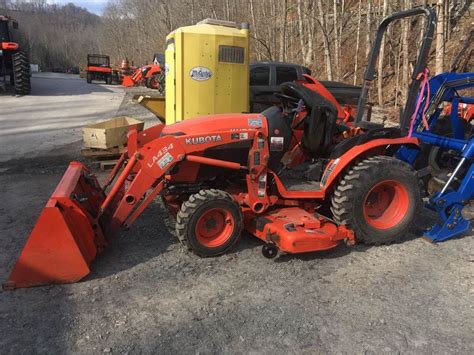 Kubota B2601 loader, 60” mower - Pre-Owned Kubota