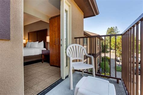 Comfort Inn & Suites Ukiah Mendocino County Ukiah | Bookonline.com