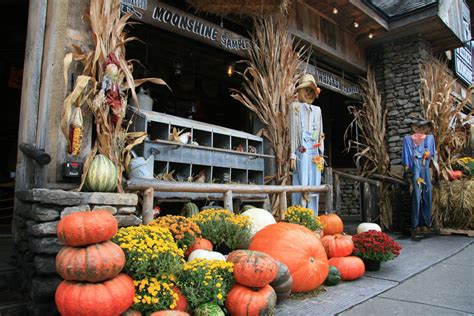 Gatlinburg Harvest Festival in full swing | Gatlinburg, Harvest festival, Festival