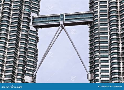 A Skybridge Connects the Two Towers Observation Deck of Petronas Twin ...