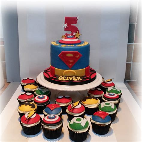 Superhero cake and cupcakes - Bakealous