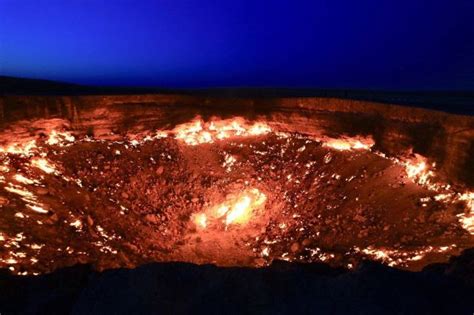 Darvaza Gas Crater Attractions - Ashgabat Travel Review -Apr 24 ...