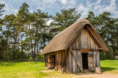 West Stow Anglo-Saxon Village | History & Photos | Saxon history, Anglo saxon history, Ancient ...